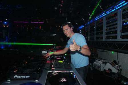 DJ Tiesto - Club Life 135